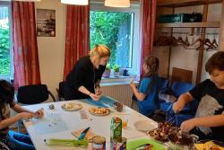 Gemeinsames Kochen bei der Caritas