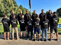 Zeichen gegen Sportwetten: Übergabe der Funktionspullover an den FSV Algermissen